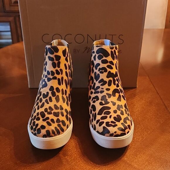 Coconuts by Matisse, 8.5, Leopard Animal Print Leather & Fur Ankle Slip On Boots - Picture 2 of 7